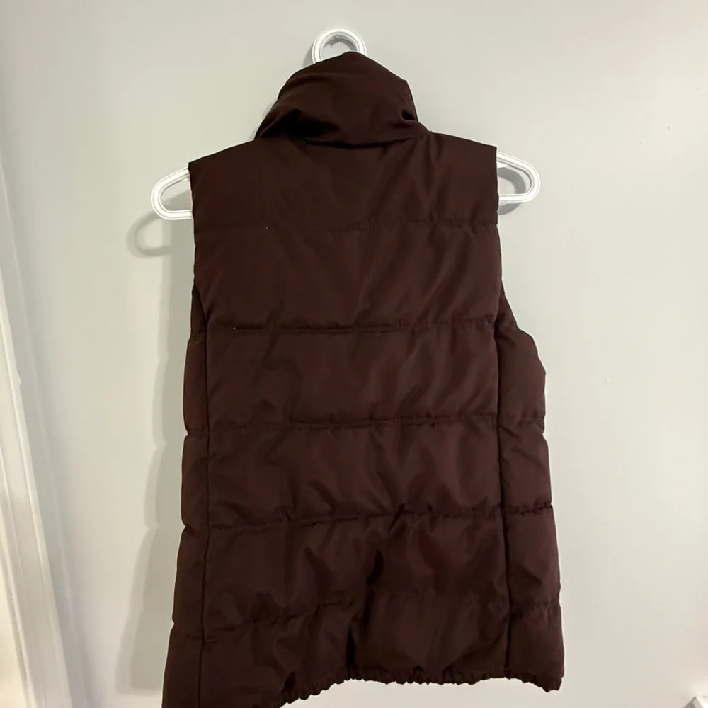 Old Navy Chocolate Puffer Vest Small VGUC - Picture 3 of 3